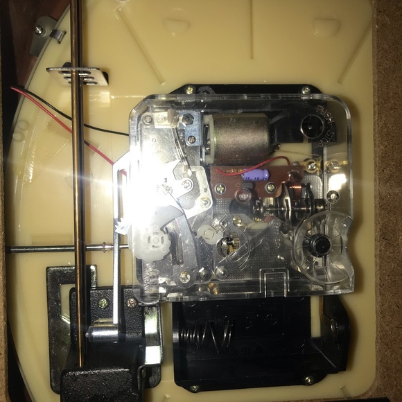 Vintage 1970s Caravelle wall clock - Picture 7 of 9